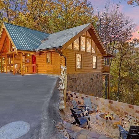 Moonlight Obsession A Dog Friendly 2 Bd 2 Bath Log Cabin Located 5 Miles From Downtown Gatlinburg Villa Exterior photo