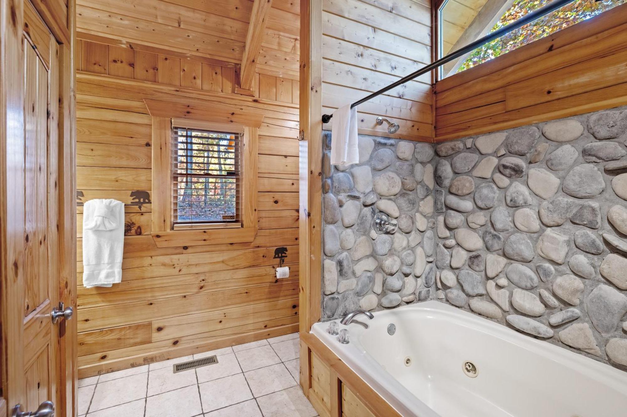 Moonlight Obsession A Dog Friendly 2 Bd 2 Bath Log Cabin Located 5 Miles From Downtown Gatlinburg Villa Exterior photo