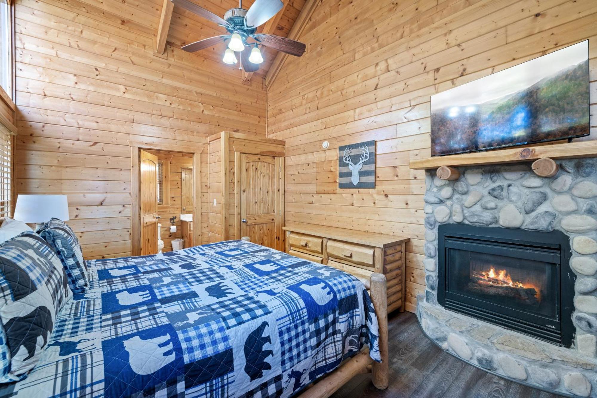 Moonlight Obsession A Dog Friendly 2 Bd 2 Bath Log Cabin Located 5 Miles From Downtown Gatlinburg Villa Exterior photo