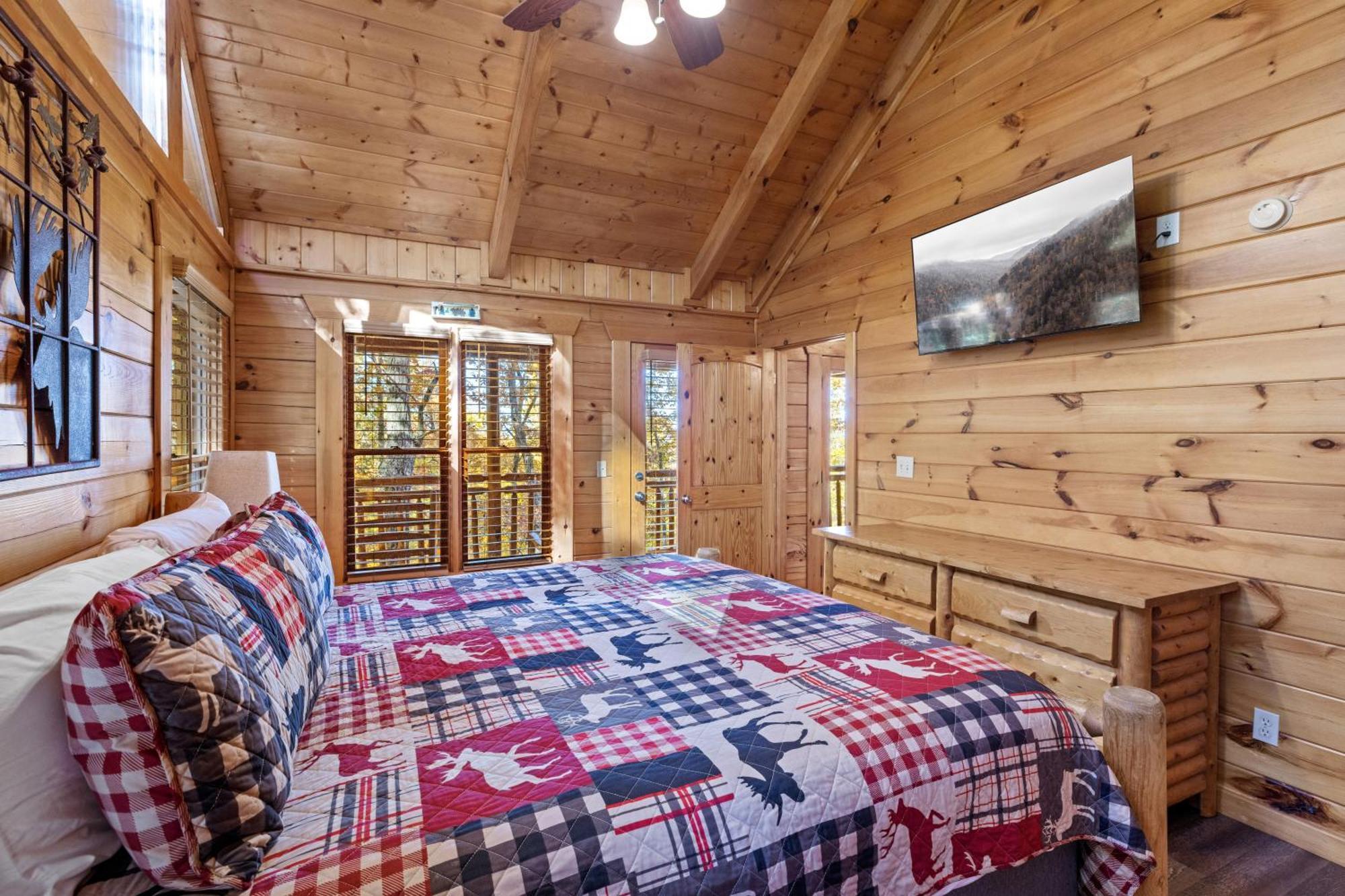 Moonlight Obsession A Dog Friendly 2 Bd 2 Bath Log Cabin Located 5 Miles From Downtown Gatlinburg Villa Exterior photo