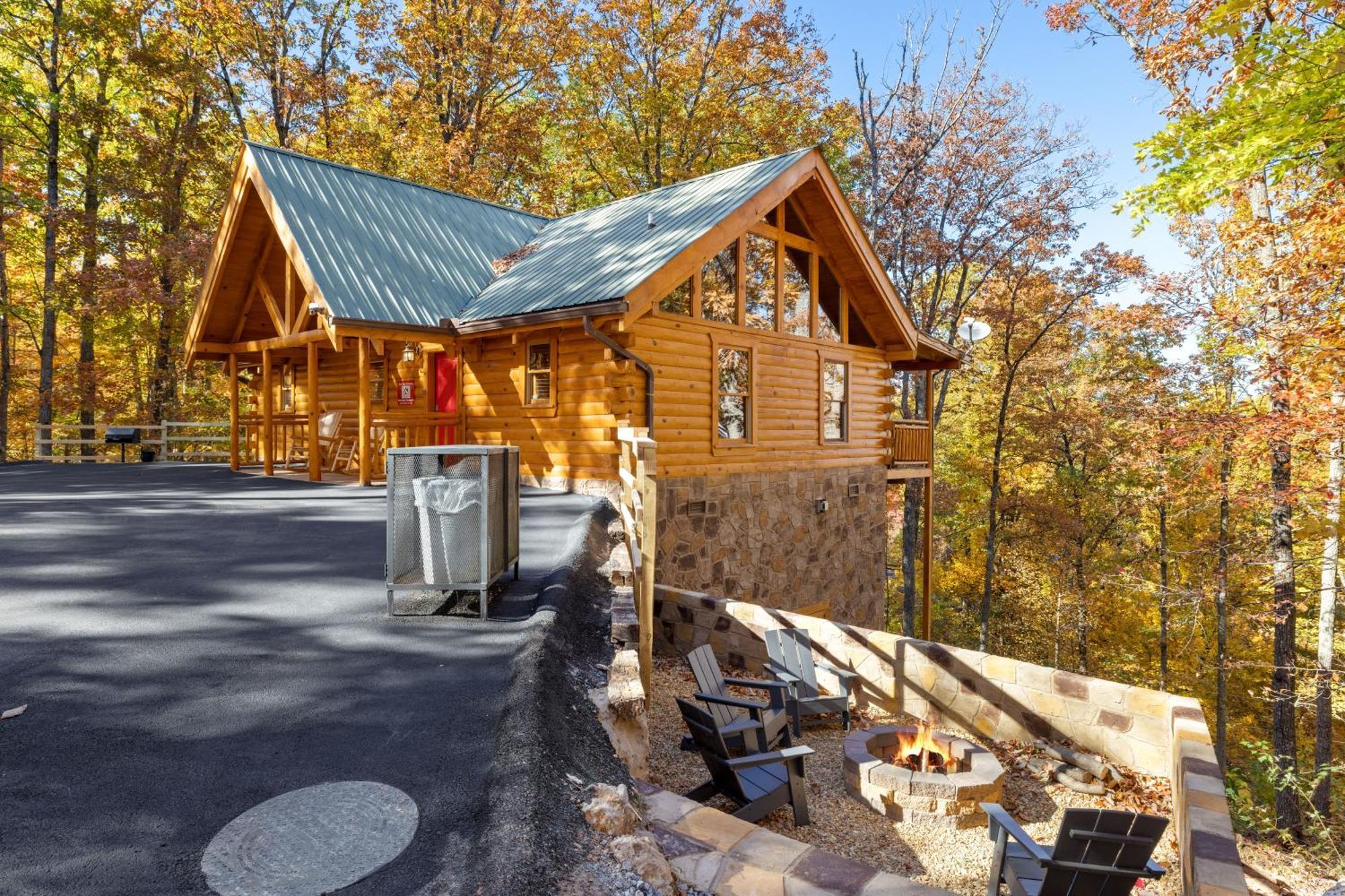 Moonlight Obsession A Dog Friendly 2 Bd 2 Bath Log Cabin Located 5 Miles From Downtown Gatlinburg Villa Exterior photo